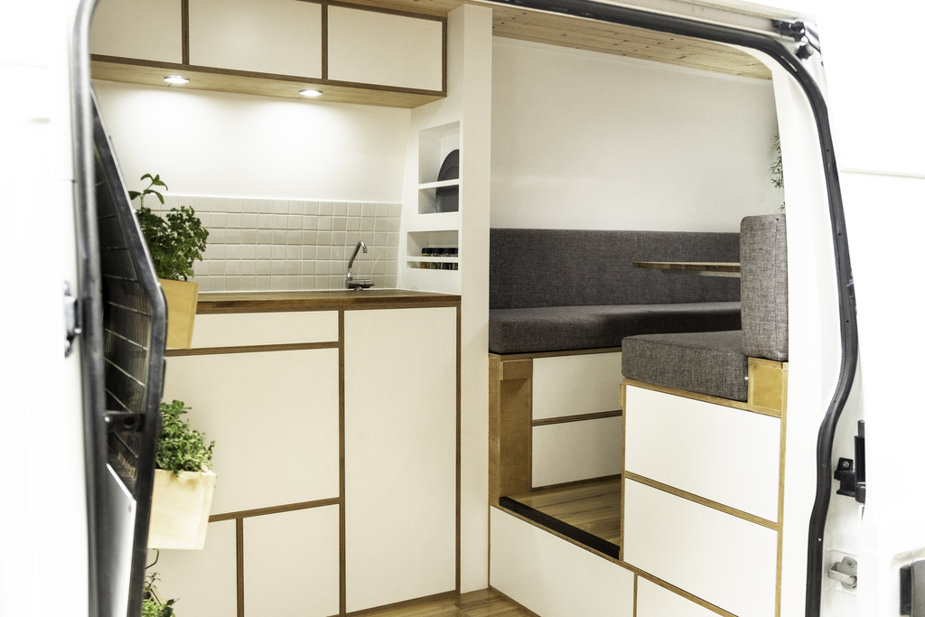 Custom Camper - Ford Transit L2H2 voor 3 personen
